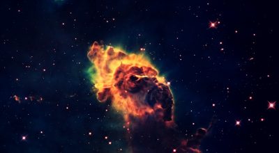 漫蛙漫画恋爱漫画星际恋人协议封面，男女主角在星云背景下相拥，画面色调温柔浪漫